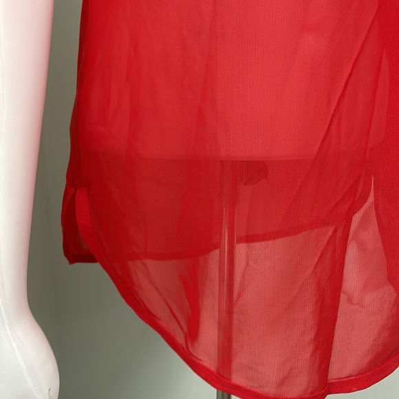 Lululemon Singlet Mesh Cherry Red - Picture 3 of 7